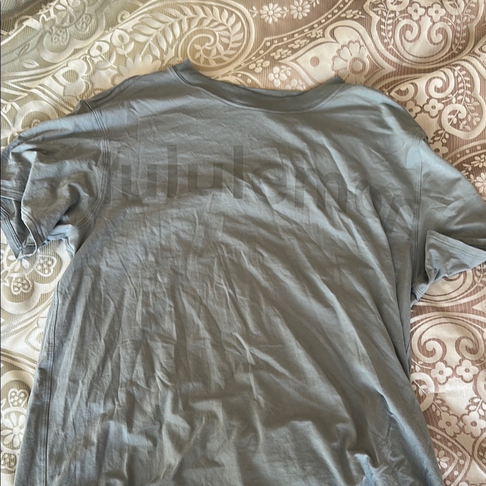 Lululemon T-Shirt
